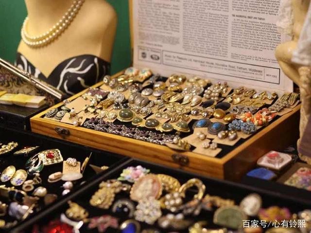 成都古着店 穿在身上的时光机，相框机配的复古魅力