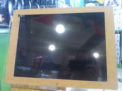 图唯12寸数码相框1201 高清广告与相册的多功能选择